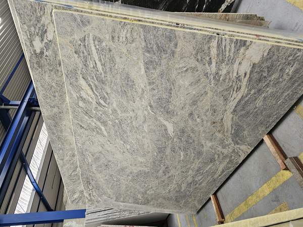 Quartzite Cielo Skintouch