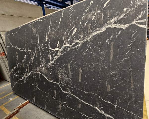 Nero Marquina Venato Verzoet